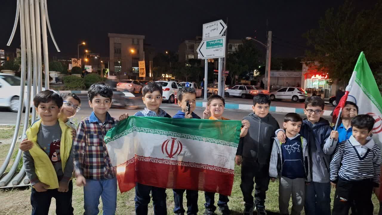 حضور دانش آموزان ریان در تجمعات مردمی